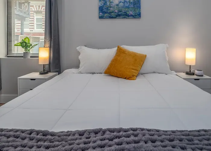 Prime Otr, 3 Lux Queen Beds, Two 55In Tvs, Steps To Tql, Findlay Market, Light Rail, Fast Wifi