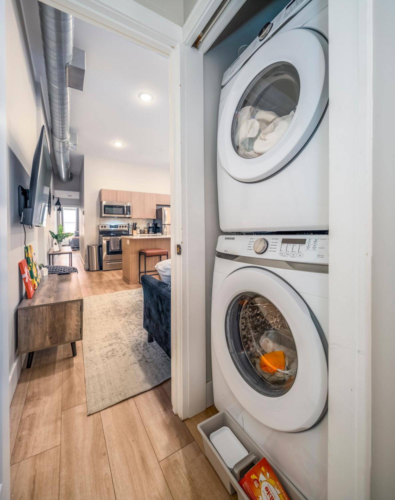 Prime Otr, 3 Lux Queen Beds, Two 55in Tvs, Steps To Tql, Findlay Market, Light Rail, Fast Wifi