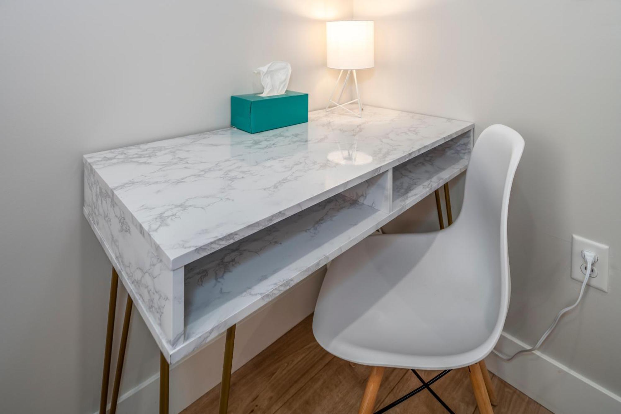 Apartment Prime Otr, 3 Lux Queen Beds, Two 55in Tvs, Steps To Tql, Findlay Market, Light Rail, Fast Wifi *