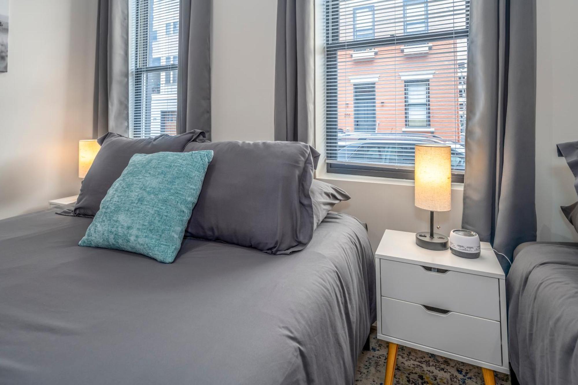 Prime Otr, 3 Lux Queen Beds, Two 55in Tvs, Steps To Tql, Findlay Market, Light Rail, Fast Wifi Apartment
